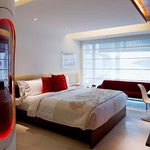 Courtyard Room on Food Soft Beverages & on Spa& Laundry