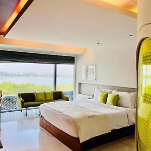 Double Room Lake View on Food Soft Beverages & on Spa& Laundry Lake Checkout till 2pm